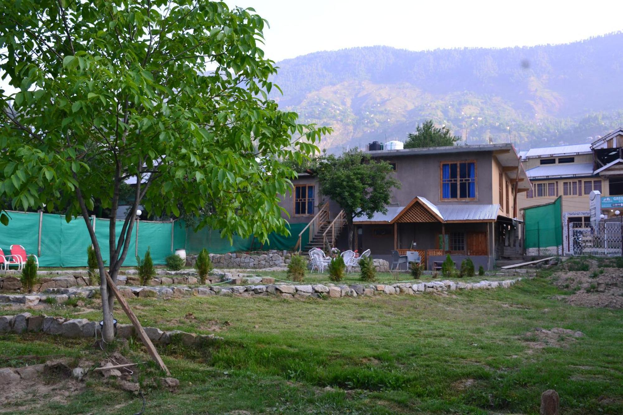 West End Lodges Neelum Екстер'єр фото
