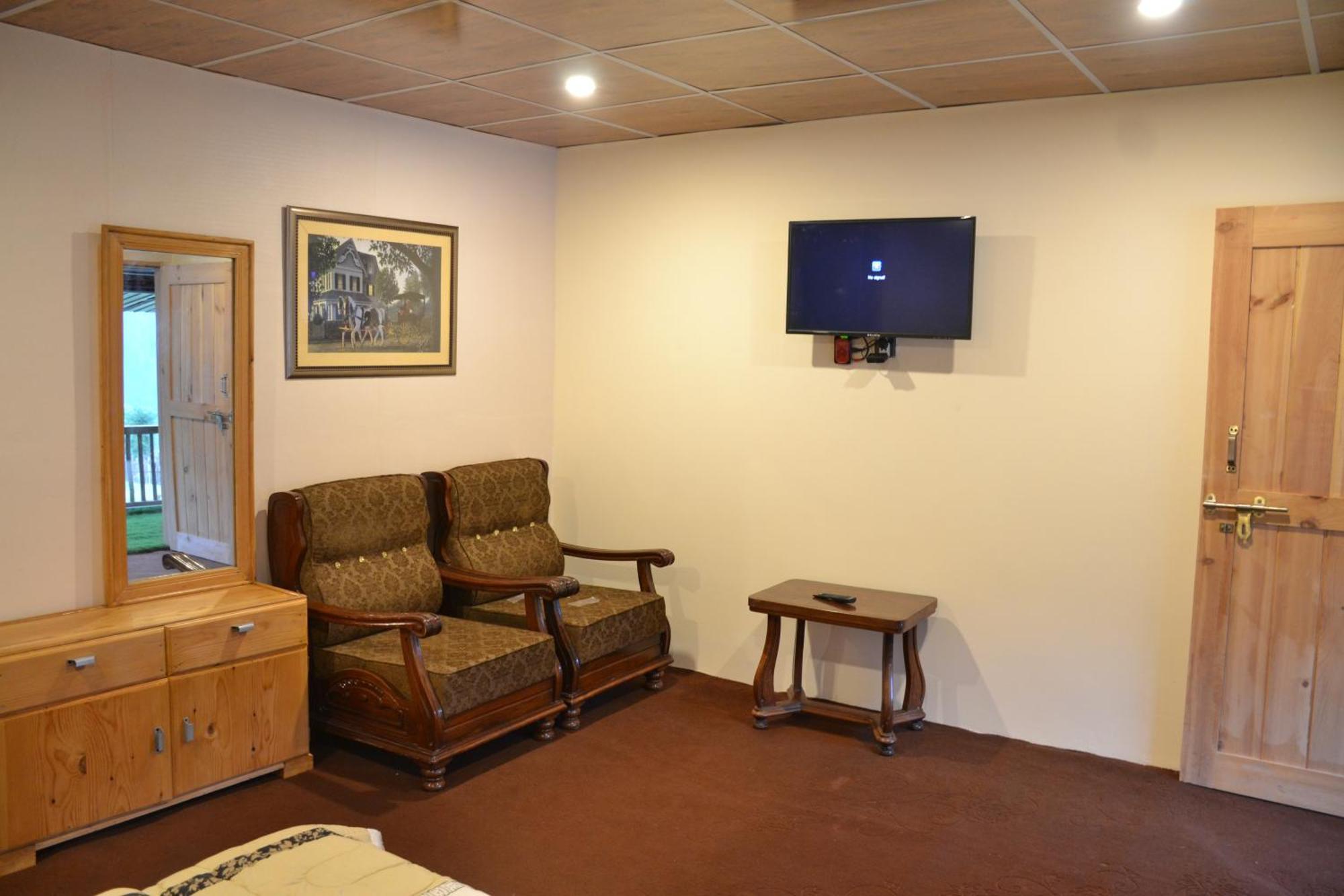 West End Lodges Neelum Екстер'єр фото