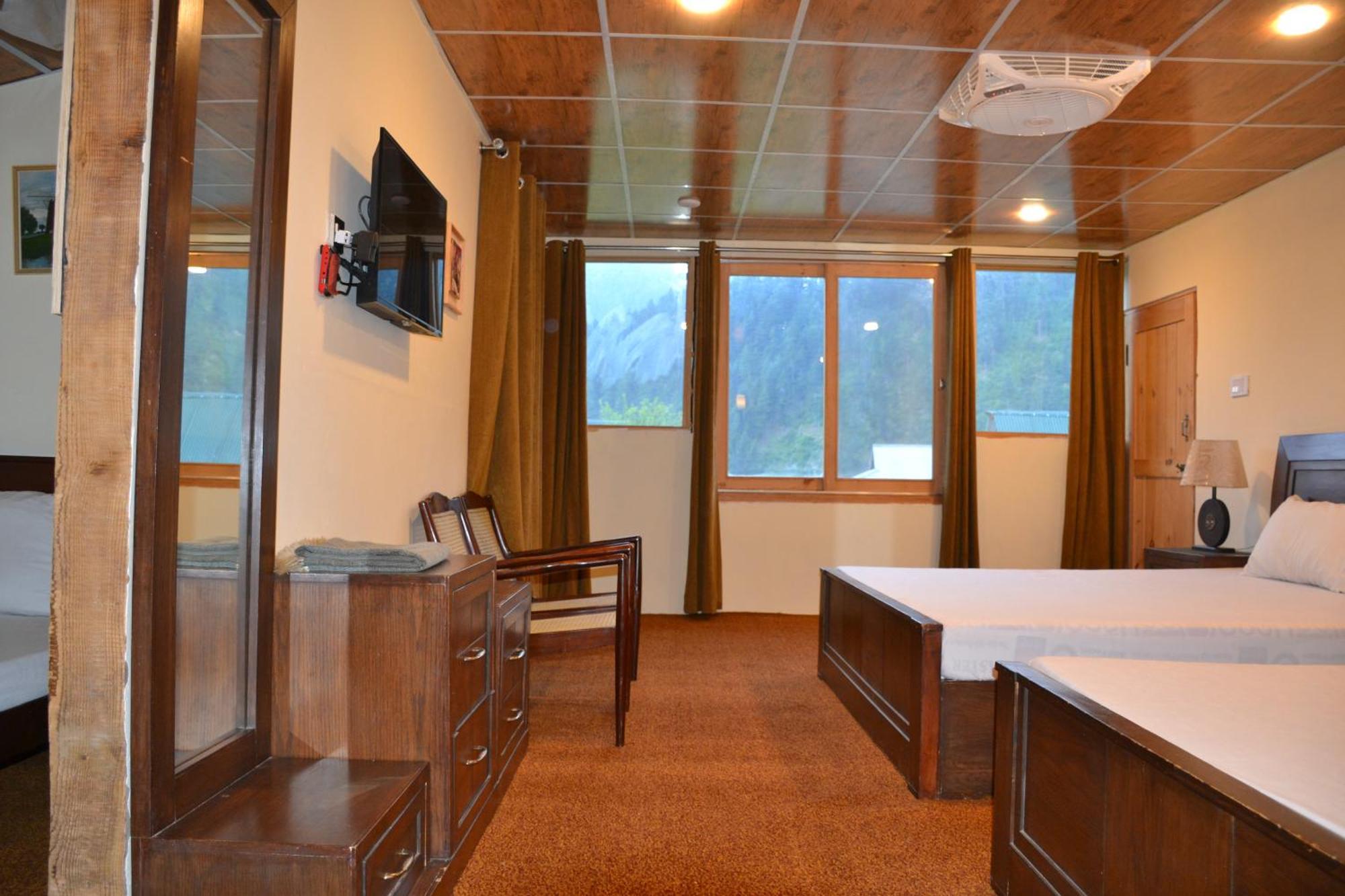 West End Lodges Neelum Екстер'єр фото